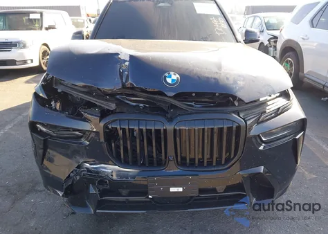 2026 BMW X7 xDrive40I z USA, uszkodzony, nr VIN 5UX23EM06T9082158